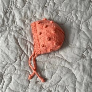 Peach popcorn bonnet